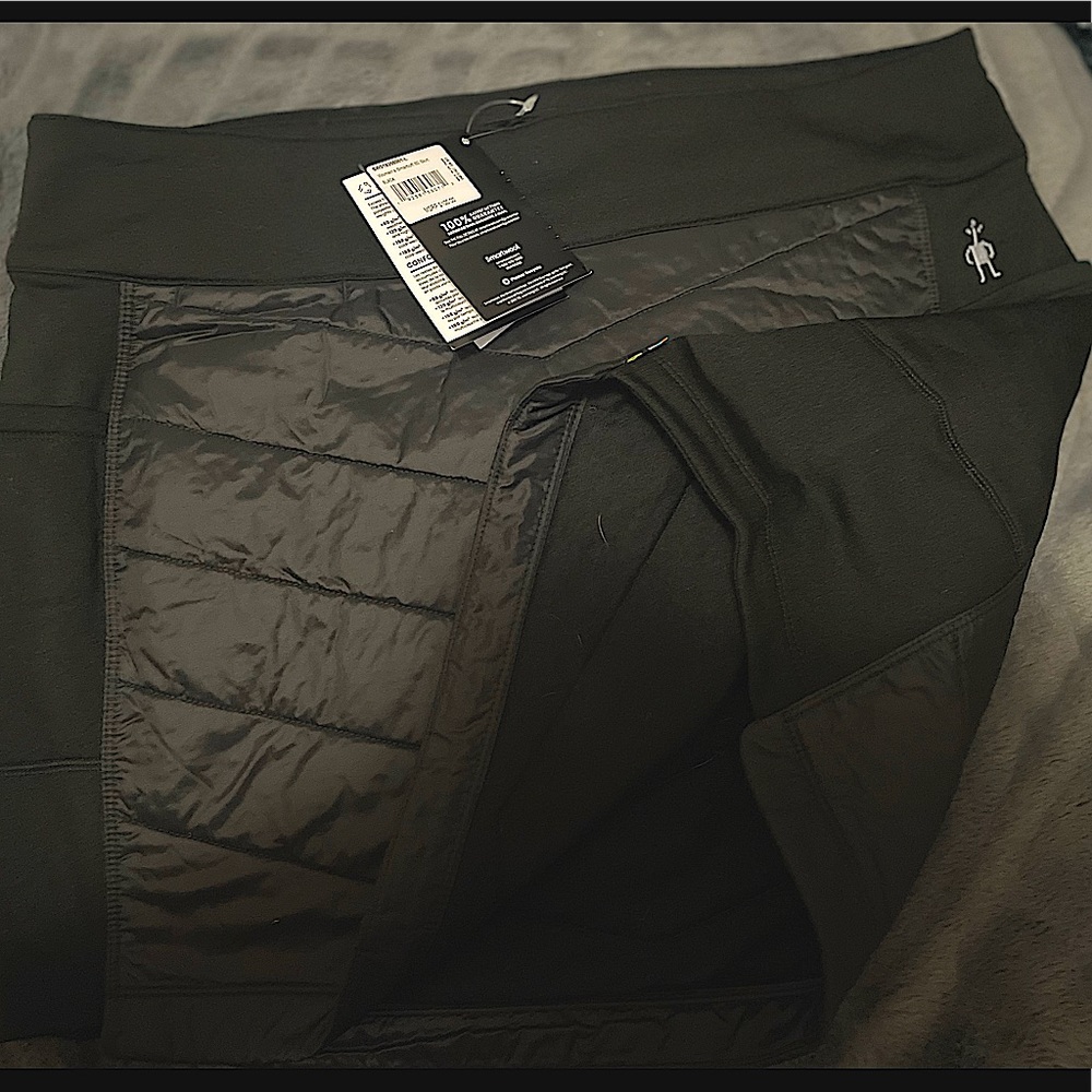 *BNWT* brand: SmartWool - type:Skirt - color:Black - size:Large